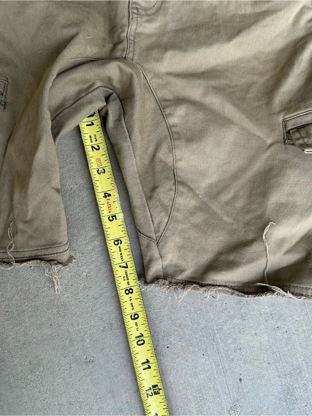Men's Olive Green Cuffed Cargo brand Shorts with Drawstring size 28 Waist
